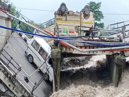 Rescue, relief operations underway after bridge with vehicles on Dehradun-Rishikesh highway collapses | Rescue, relief operations underway after bridge with vehicles on Dehradun-Rishikesh highway collapses