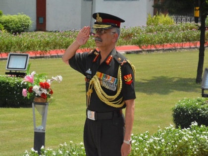 Lt Gen Naravane relinquishes charge of Eastern Command, to take over as VCOAS | Lt Gen Naravane relinquishes charge of Eastern Command, to take over as VCOAS