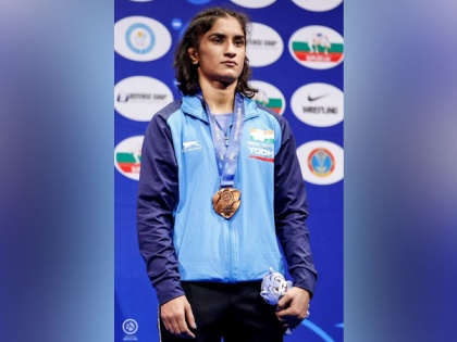 Extremely happy to bring a medal for the country: Vinesh Phogat | Extremely happy to bring a medal for the country: Vinesh Phogat