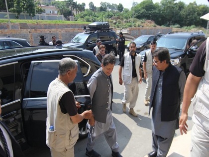 Pak PM visits earthquake-hit Mirpur district in PoK | Pak PM visits earthquake-hit Mirpur district in PoK