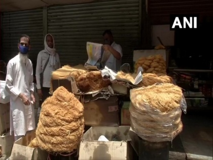 Shops near Delhi's Jama Masjid await customers ahead of Eid-ul-Fitr | Shops near Delhi's Jama Masjid await customers ahead of Eid-ul-Fitr