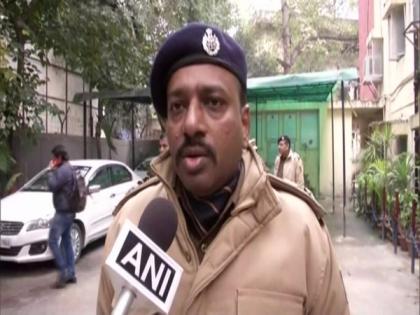 Not ABVP member, man in civilian clothes was a cop: Delhi Police | Not ABVP member, man in civilian clothes was a cop: Delhi Police