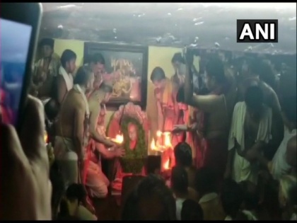 Last rites of Pejavara Mutt Seer Vishwesha Teertha to be held on Sunday evening | Last rites of Pejavara Mutt Seer Vishwesha Teertha to be held on Sunday evening