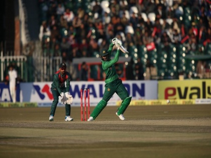 Shoaib Malik stars as Pakistan defeat Bangladesh in first T20I | Shoaib Malik stars as Pakistan defeat Bangladesh in first T20I