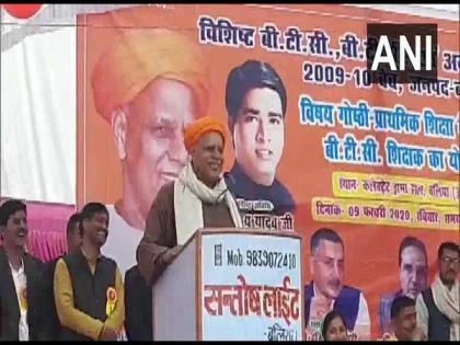 No recession as people are wearing coats, not 'kurta' says BJP MP | No recession as people are wearing coats, not 'kurta' says BJP MP No recession as people are wearing coats, not 'kurta' says BJP MP | No recession as people are wearing coats, not 'kurta' says BJP MP
