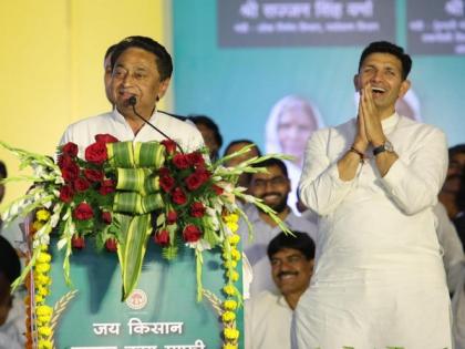 Kamal Nath distributes loan waiver certificates to farmers, inaugurates projects worth Rs 897 cr in MP's Rau | Kamal Nath distributes loan waiver certificates to farmers, inaugurates projects worth Rs 897 cr in MP's Rau Kamal Nath distributes loan waiver certificates to farmers, inaugurates projects worth Rs 897 cr in MP's Rau | Kamal Nath distributes loan waiver certificates to farmers, inaugurates projects worth Rs 897 cr in MP's Rau