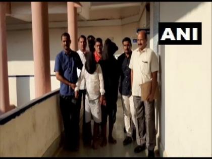 Two arrested for robbing senior citizens in Mumbai | Two arrested for robbing senior citizens in Mumbai Two arrested for robbing senior citizens in Mumbai | Two arrested for robbing senior citizens in Mumbai