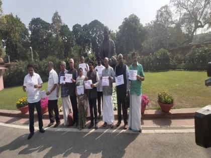 Left MPs hold protest in Parliament complex over Delhi violence | Left MPs hold protest in Parliament complex over Delhi violence Left MPs hold protest in Parliament complex over Delhi violence | Left MPs hold protest in Parliament complex over Delhi violence