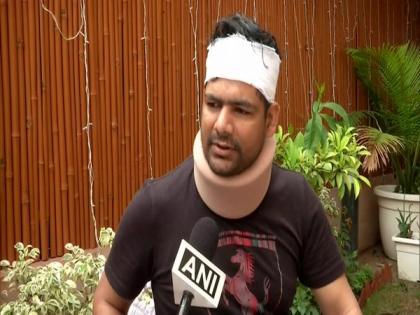 ACP Anuj Sharma narrates tale of rescuing his senior during Delhi violence | ACP Anuj Sharma narrates tale of rescuing his senior during Delhi violence ACP Anuj Sharma narrates tale of rescuing his senior during Delhi violence | ACP Anuj Sharma narrates tale of rescuing his senior during Delhi violence