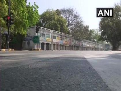 Delhi's Connaught Place wears deserted look amid 'Janta curfew' | Delhi's Connaught Place wears deserted look amid 'Janta curfew'