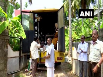 12 shops on wheels launched in Thiruvananthapuram for delivery of essentials amid lockdown | 12 shops on wheels launched in Thiruvananthapuram for delivery of essentials amid lockdown