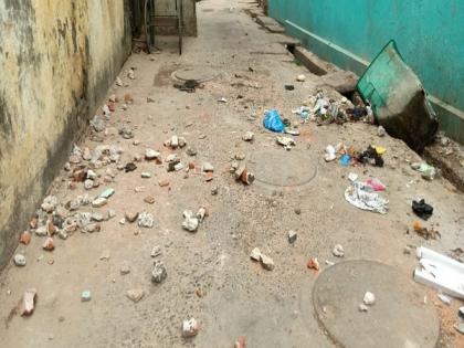 Locals pelt stones at police in Cuttack's Kesharpur | Locals pelt stones at police in Cuttack's Kesharpur