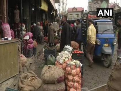 No disruption in vegetables, essential items due to lockdown in Srinagar: Traders | No disruption in vegetables, essential items due to lockdown in Srinagar: Traders