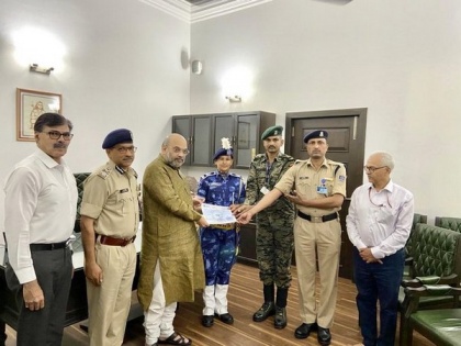 HM expresses gratitude to paramilitary personnel for contributing one-day salary to PM- CARES fund | HM expresses gratitude to paramilitary personnel for contributing one-day salary to PM- CARES fund