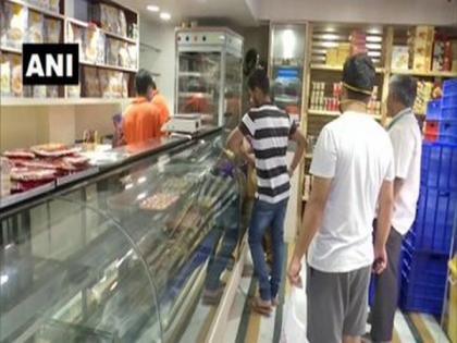 COVID-19: Bakeries in Bengaluru functions with minimum staff amid lockdown | COVID-19: Bakeries in Bengaluru functions with minimum staff amid lockdown