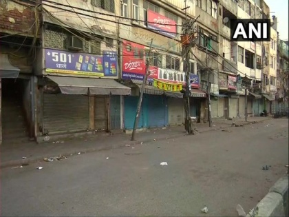 Sadar Bazaar, a COVID-19 hotspot, wears deserted look | Sadar Bazaar, a COVID-19 hotspot, wears deserted look