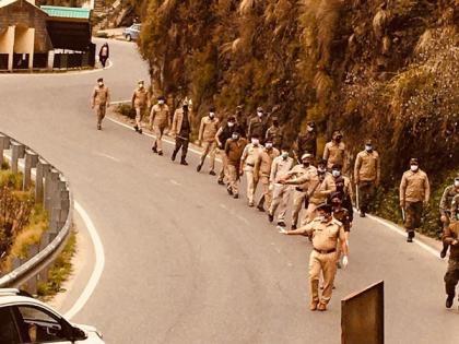 Shimla Police conduct flag march amid coronavirus curfew | Shimla Police conduct flag march amid coronavirus curfew