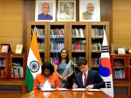 India inks pact with South Korean firm to get 5 lakh COVID-19 testing kits | India inks pact with South Korean firm to get 5 lakh COVID-19 testing kits