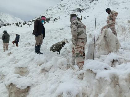 ITBP rescue operation continues to find missing youth in Lahaul village | ITBP rescue operation continues to find missing youth in Lahaul village ITBP rescue operation continues to find missing youth in Lahaul village | ITBP rescue operation continues to find missing youth in Lahaul village