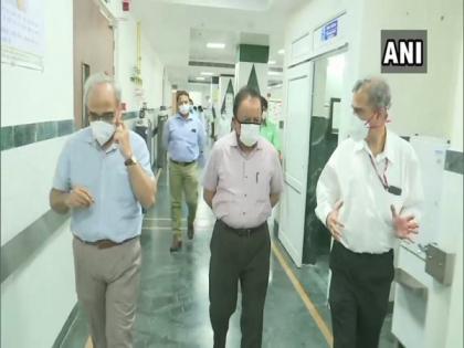 Union Health Minister Dr Harsh Vardhan visits AIIMS Trauma Centre | Union Health Minister Dr Harsh Vardhan visits AIIMS Trauma Centre