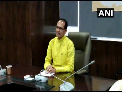 Shivraj Singh Chouhan interacts with migrant labourers who return to MP amid lockdown | Shivraj Singh Chouhan interacts with migrant labourers who return to MP amid lockdown