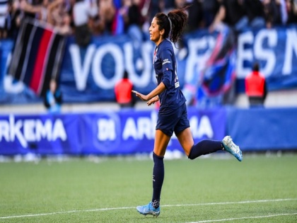 Nadia Nadim signs contract extension with Paris Saint-Germain | Nadia Nadim signs contract extension with Paris Saint-Germain