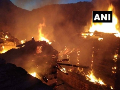 HP: 2 people hurt, 7 houses gutted in fire in Shimla's Chirgaon area | HP: 2 people hurt, 7 houses gutted in fire in Shimla's Chirgaon area
