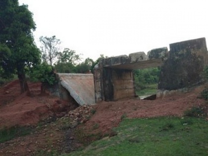 Chhattisgarh: Naxals damage bridge connecting Tumakpal, Tetam villages in Dantewada | Chhattisgarh: Naxals damage bridge connecting Tumakpal, Tetam villages in Dantewada