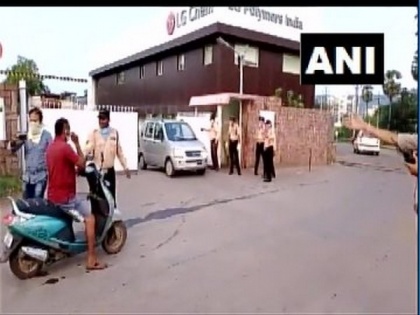 7 dead, 120 hospitalised in Visakhapatnam after gas leak mishap | 7 dead, 120 hospitalised in Visakhapatnam after gas leak mishap