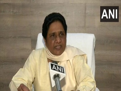 Mayawati slams Congress, says displaying plight of migrants is "drama" | Mayawati slams Congress, says displaying plight of migrants is "drama"