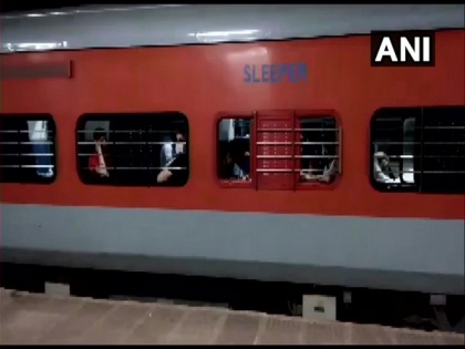 Special train with 1055 people departs from Goa for J-K | Special train with 1055 people departs from Goa for J-K