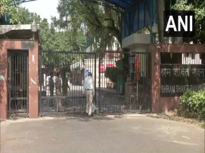 Delhi's Shram Shakti Bhawan sealed after employee tests positive for COVID-19 | Delhi's Shram Shakti Bhawan sealed after employee tests positive for COVID-19