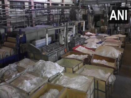 Surat's textile industry struggling, incurring losses amid lockdown | Surat's textile industry struggling, incurring losses amid lockdown