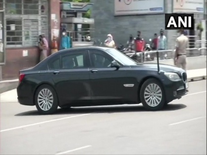 Ex-PM Manmohan Singh discharged from AIIMS, Delhi | Ex-PM Manmohan Singh discharged from AIIMS, Delhi