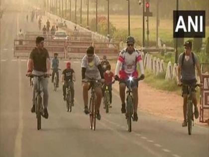 Citizens went for cycling, walking at Rajpath as lockdown eases in Delhi | Citizens went for cycling, walking at Rajpath as lockdown eases in Delhi