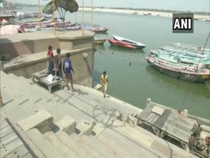 Despite scorching heat, Ganga ghat falls silent in Varanasi due to lockdown | Despite scorching heat, Ganga ghat falls silent in Varanasi due to lockdown