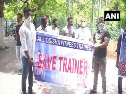 COVID-19 lockdown: Odisha fitness trainers hold protest, demand reopening of gyms | COVID-19 lockdown: Odisha fitness trainers hold protest, demand reopening of gyms