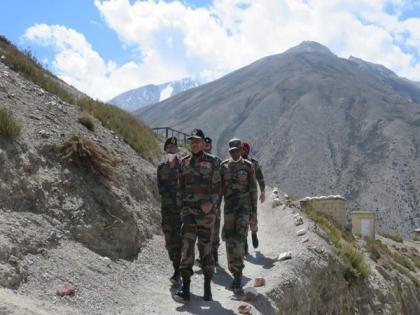 Western Army Commander visits forward posts on India-China border | Western Army Commander visits forward posts on India-China border