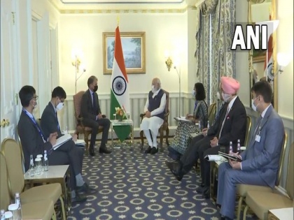 PM Modi holds meeting with First Solar CEO in Washington | PM Modi holds meeting with First Solar CEO in Washington