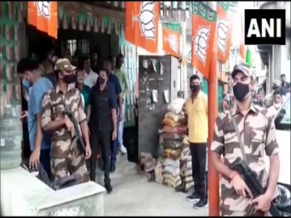 NIA officials reach West Bengal's Jagaddal to probe bombing incidents outside BJP MP's residence | NIA officials reach West Bengal's Jagaddal to probe bombing incidents outside BJP MP's residence