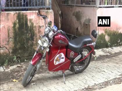 Class 9 student uses scraps of Royal Enfield to make e-bike in Delhi | Class 9 student uses scraps of Royal Enfield to make e-bike in Delhi