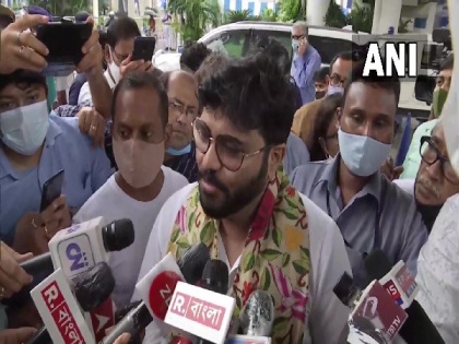 Happy to be welcomed in TMC family, says Babul Supriyo after meeting Mamata Banerjee | Happy to be welcomed in TMC family, says Babul Supriyo after meeting Mamata Banerjee