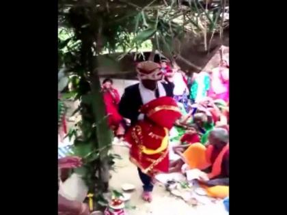 Man married to wooden effigy in Prayagraj | Man married to wooden effigy in Prayagraj Man married to wooden effigy in Prayagraj | Man married to wooden effigy in Prayagraj