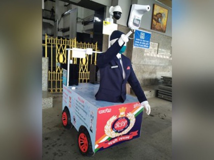 Robotic 'Captain Arjun' to screen passengers while boarding trains: Central Railways | Robotic 'Captain Arjun' to screen passengers while boarding trains: Central Railways