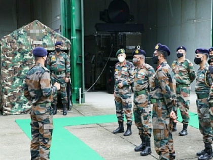 Eastern Army Commander visits Gajraj Corps to review security situation | Eastern Army Commander visits Gajraj Corps to review security situation