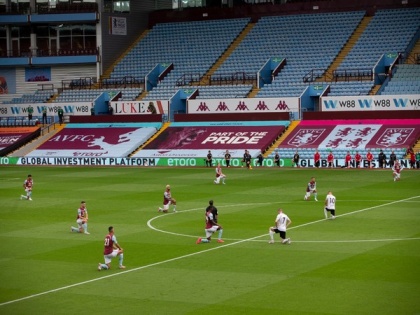 Black Lives Matter protests: Sheffield United, Aston Villa players take a knee to send 'strong message' of unity | Black Lives Matter protests: Sheffield United, Aston Villa players take a knee to send 'strong message' of unity
