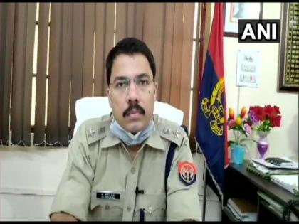 Sikh youth beaten by group of persons in UP's Amroha, video of the incident surfaces | Sikh youth beaten by group of persons in UP's Amroha, video of the incident surfaces Sikh youth beaten by group of persons in UP's Amroha, video of the incident surfaces | Sikh youth beaten by group of persons in UP's Amroha, video of the incident surfaces