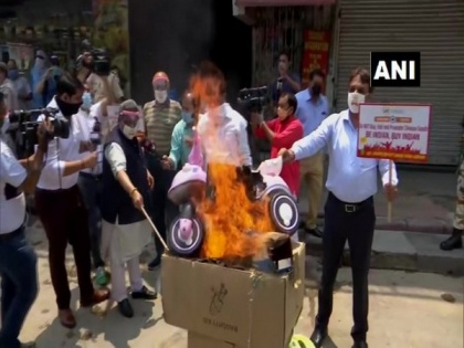 Members of CAIT held protest in Delhi to boycott Chinese products | Members of CAIT held protest in Delhi to boycott Chinese products