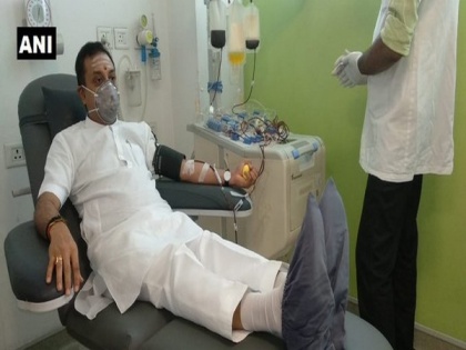BJP leader Sambit Patra donates blood plasma at Gurugram hospital | BJP leader Sambit Patra donates blood plasma at Gurugram hospital