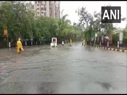 Heavy rains cause waterlogging in Navi Mumbai | Heavy rains cause waterlogging in Navi Mumbai